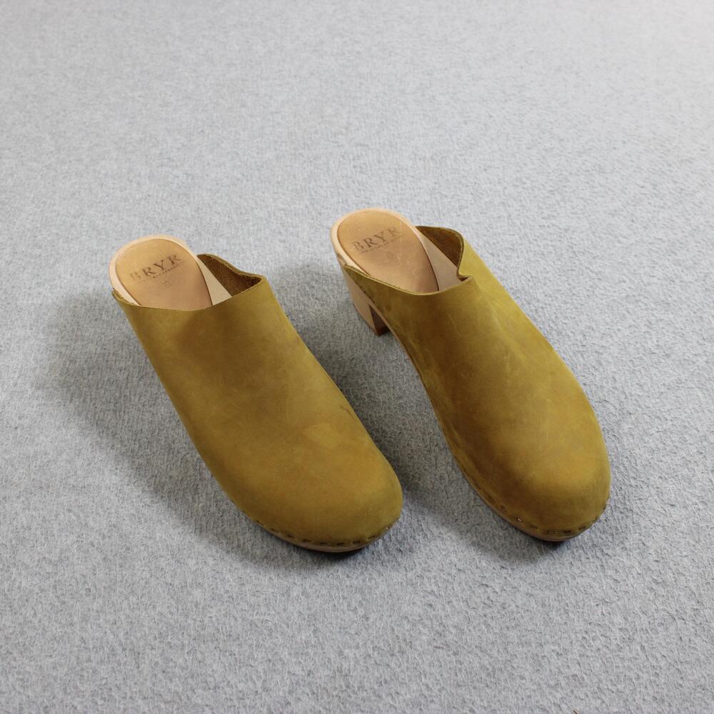 BRYR Worker Clog Women 8 Fennel Yellow Leather Wood Base Lagenlook Boho Made USA